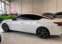 نيسان ألتيما